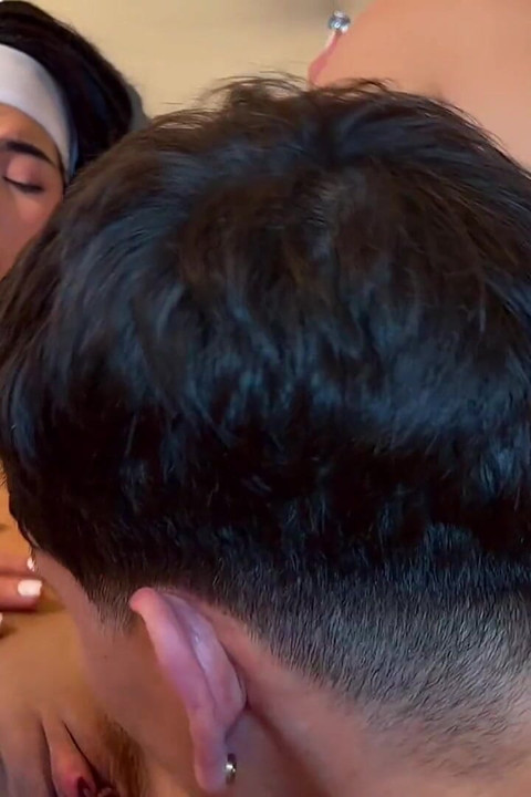 대학 친구가 당구 치는 법을 가르쳐 달라고 부탁했는데, 그녀의 급여는 내 정액이 그녀의 귀여운 몸에 묻은 채로 성관계 수준이에요!