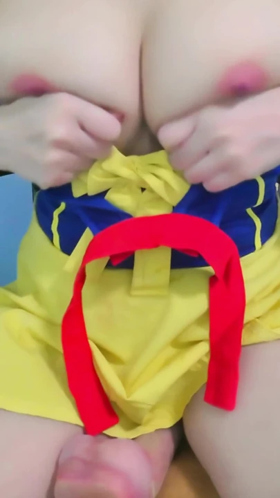 Captivating moment from "SNOW WHITE Solo Fuck a dildo 4K NiNew Thai Cute"