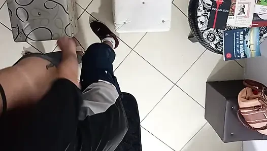 Ruang tunggu adalah tempat yang baik untuk berhubungan seks.