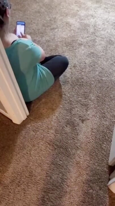 Freeuse step mom gets surprise cumshot with no reaction