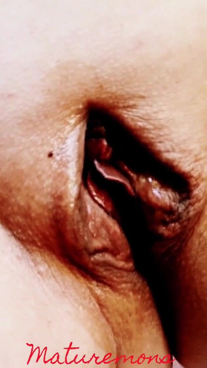 Horny mature looking for a face to sit . | Clip 1