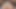 小柄な可愛いイザベラがキッチンでおもちゃを抱く