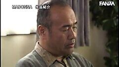 Japanse vrouw gaat vreemd met schoonvader
