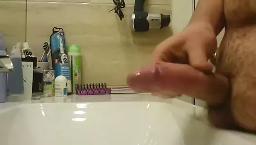 Str8 baba banyo lavabosunda boşalıyor