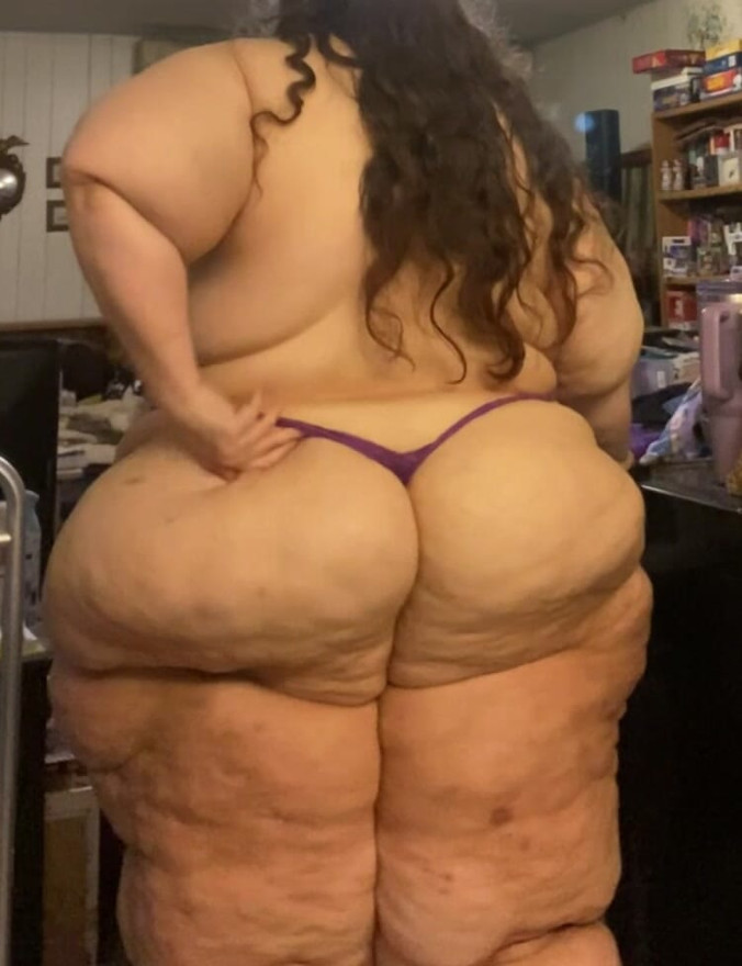 Twerking in my new thong