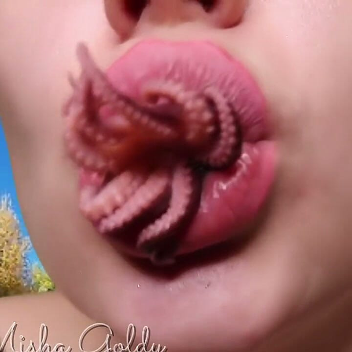 Powerful and Sexy Giantess Is Hungry, and Today Little Human Is My Slave! He Smells so Tasty!