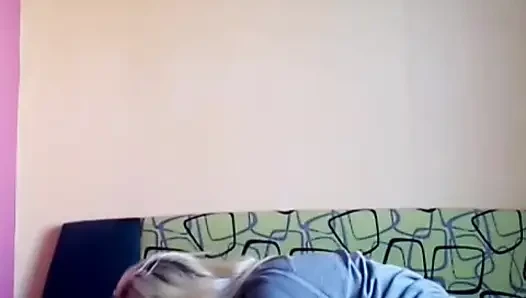 Bangun, sayang, aku ingin bercinta