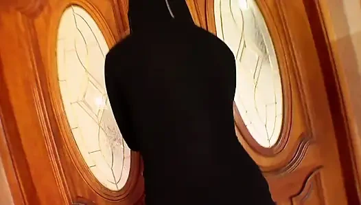 Şişman döl yüzü 4 minik genç amcık düzinelerce şekilde sikiliyor