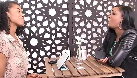 Harika zenci güzeller amcığı seviyor