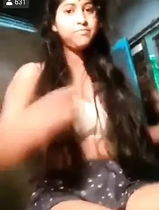 Indian girl showing boobs