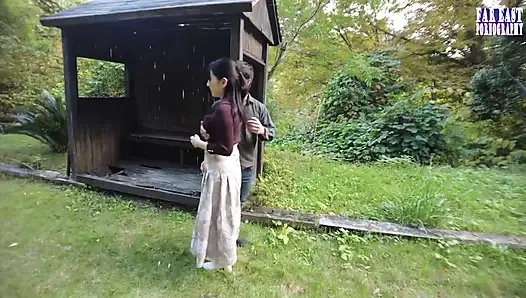 Соблазнение юбкой сбоку где лизкой выпаса превращается в мгновенный кульминационный момент она погружается в - 2