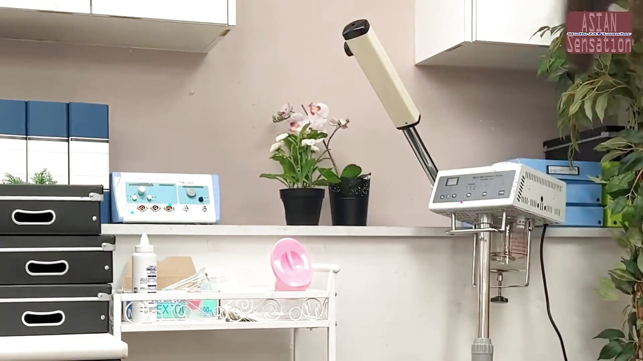 Guinea Pig Health Exam - Speculum Test by a Perverted Doctor Targeting New Workers - Ep1