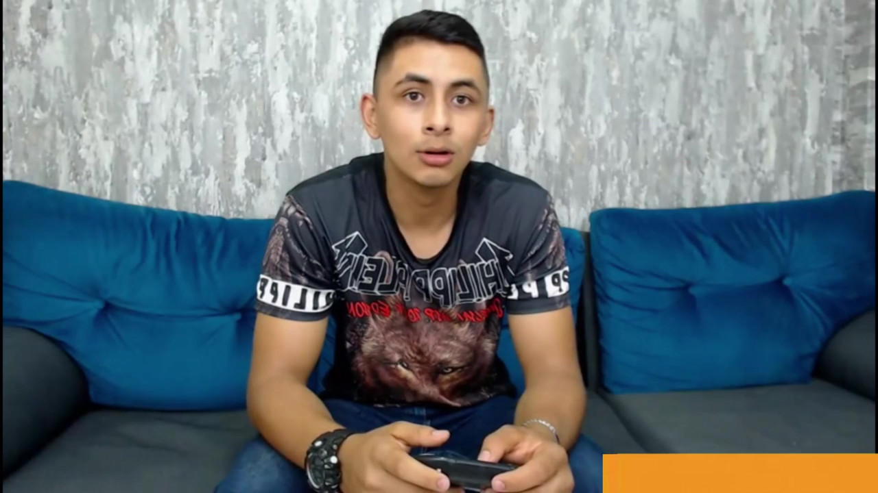 She doesn't care that her stepdaughter is standing right there, she just sucks off the neighbor