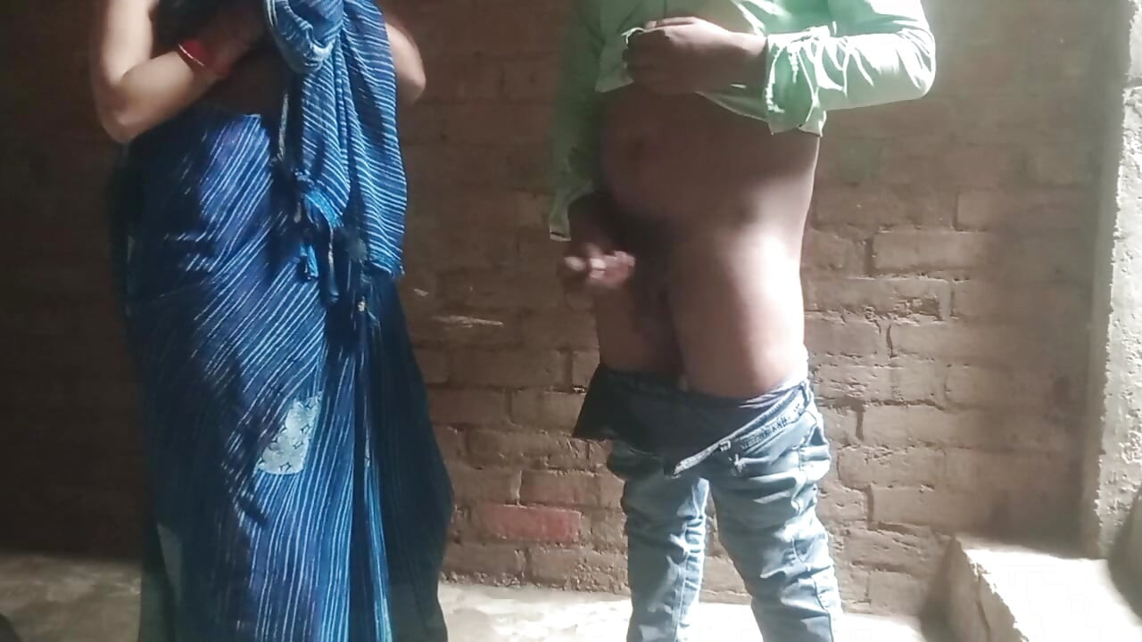 Beautiful Indian wife romantic sex (+19) with sasur ji doggy style aur apne Upar Utha Kar chut mein land Dala Hindi HD video ful