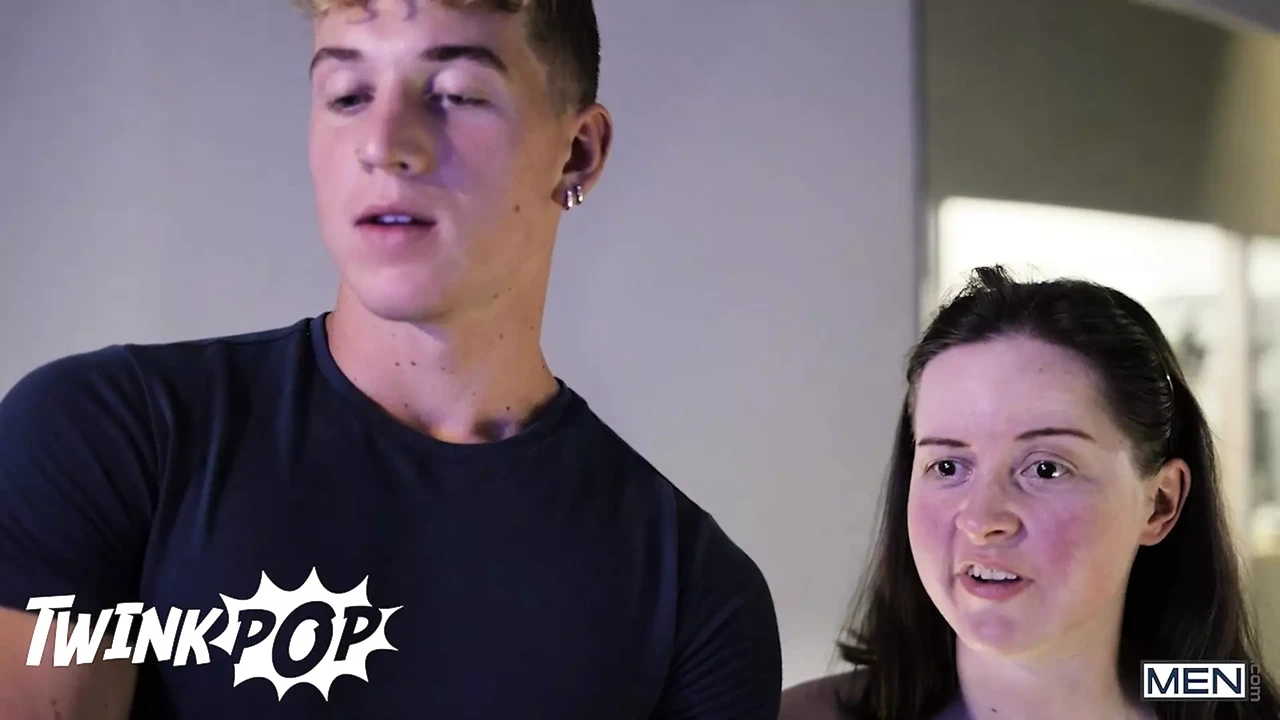 Joey Mills和Felix Fox和他们的女友去电影院，但他们最终被性交 - Twink Pop