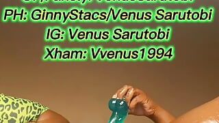 VENUS SARUTOBI, BBW NOIRE NOIRE, REÇOIT DE LA CRÈME DÉGOULINANTE ET SQUIRTE