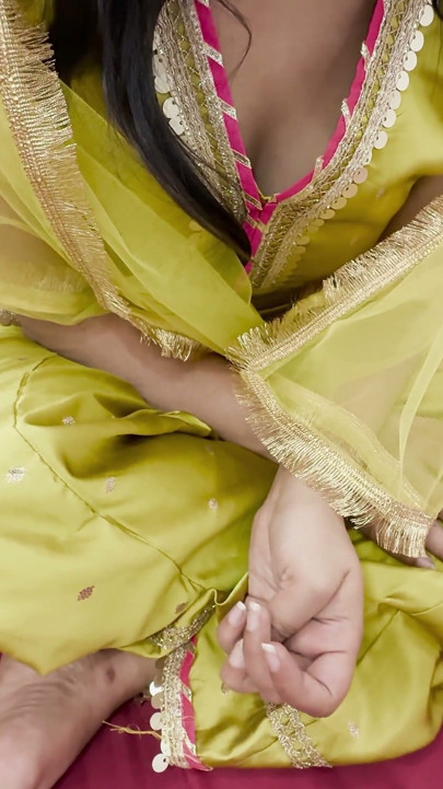 Hostel Se Aayi Choti Behen Ke Sath First Time Sex Kiya