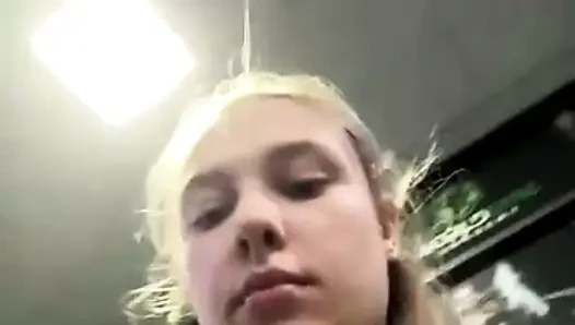 Extreme squirting in the gym with jucielussie