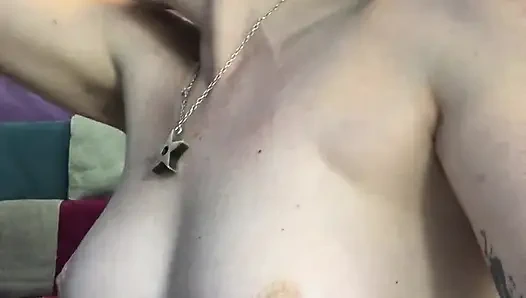 Писсинг с моих босых ног