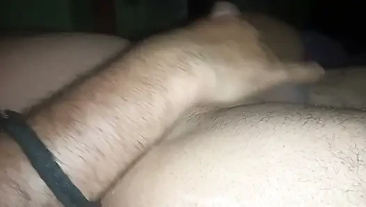 Desi pooja bhabhi berhubungan seks dengan lampu mati