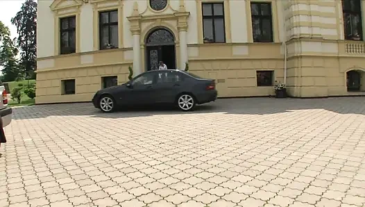 Cewek kampus pirang disetubuhi dengan keras