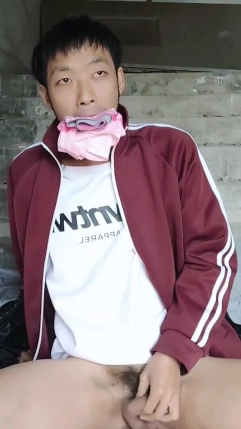 Cute Asian boy masturbates and ejaculates in the stairwell of construction site | Clip 1