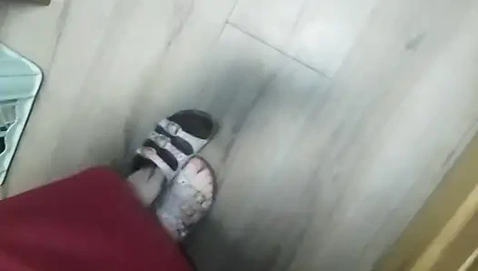 Yıpranmış Birkenstock ayakkabıları