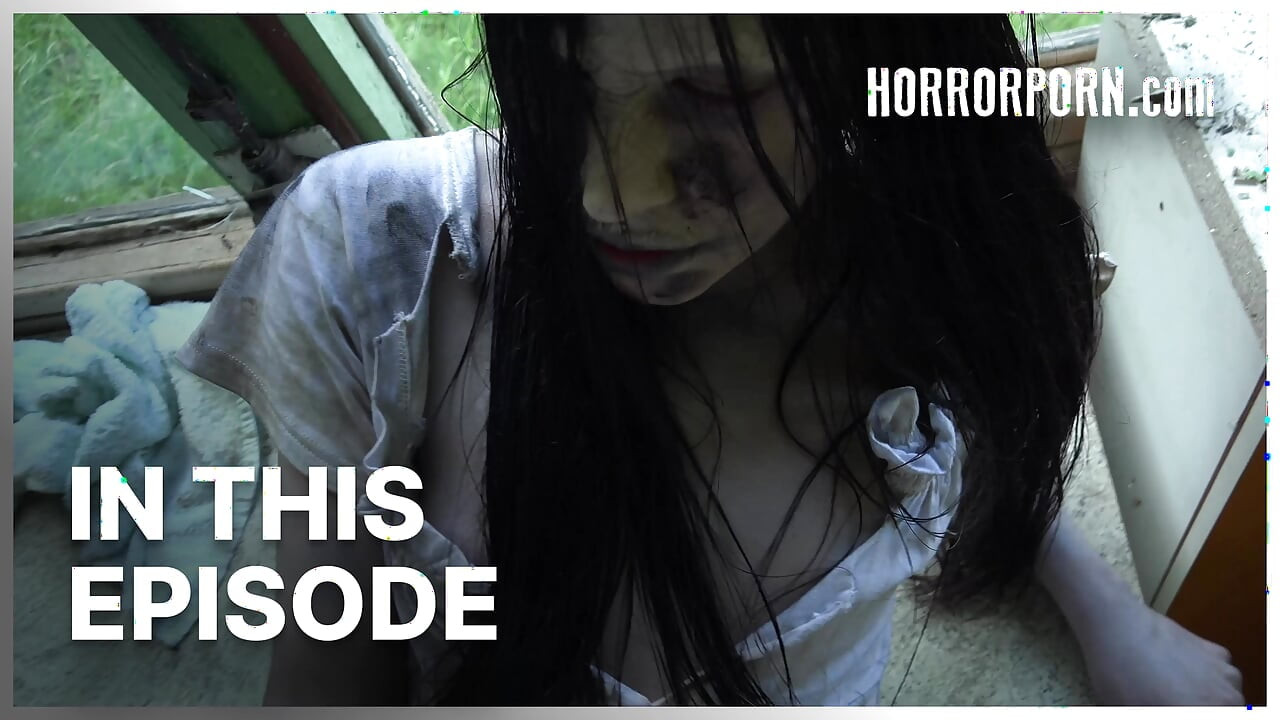 The girl from the well (Horror Porn)