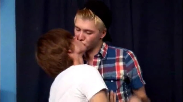 HOT TWINK THREEWAY