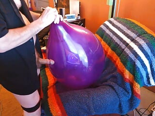 96) Large Round Balloon Inflated by Daddy - Balloonbanger