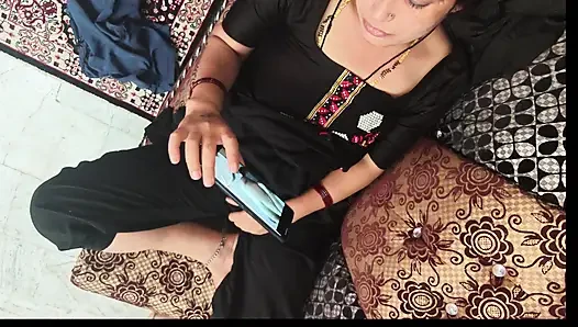 Belanja dan nonton film sambil bugil!