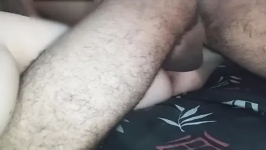 Erkek delisi evli kadın arkadaşının yarağı için çıldırdı, tamamen ıslanıyor # 3