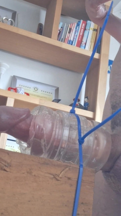 Fleshlight fuck #11 Vibrating cocksucker | Clip 3