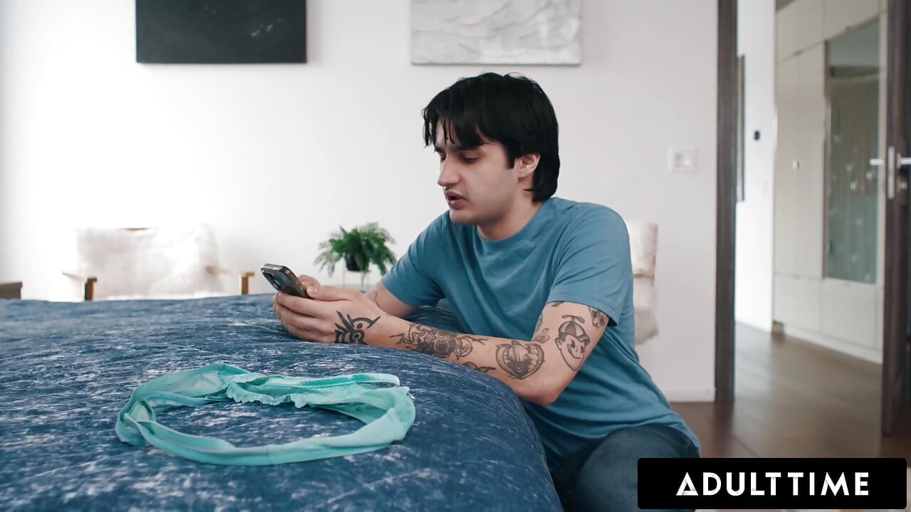 ADULT TIME - Suspicious Boy Discovers New Stepmom Ryan Keely Is A Gold Digger! She Keeps Him Quiet