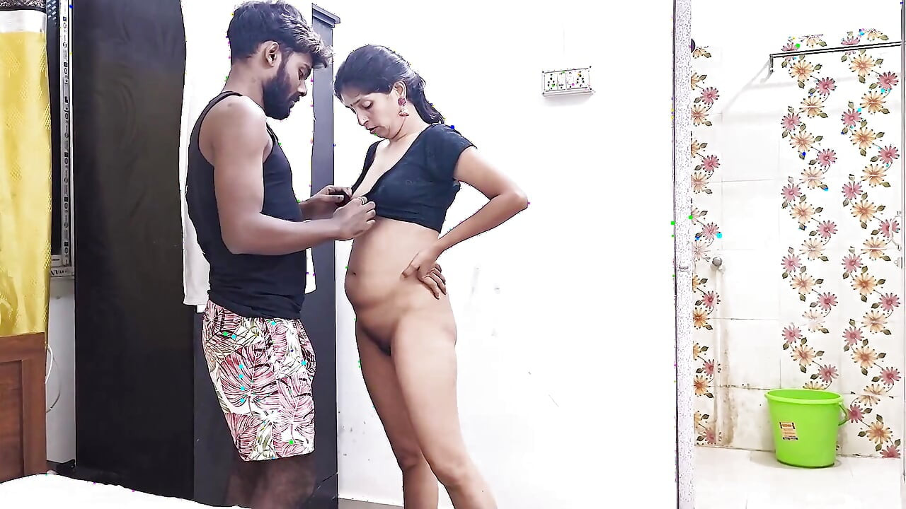A Barber Came to Sexy Mallu Bhabi House and Cut Her Pussy Hair - Hardcore Desi Fucking
