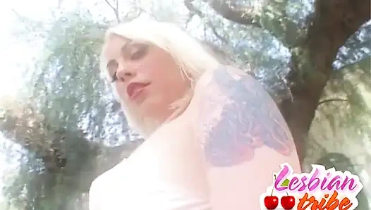 Lorelei lee dan adrianna nicole lagi asik pakai strap-on ukuran raksasa pria kulit hitam