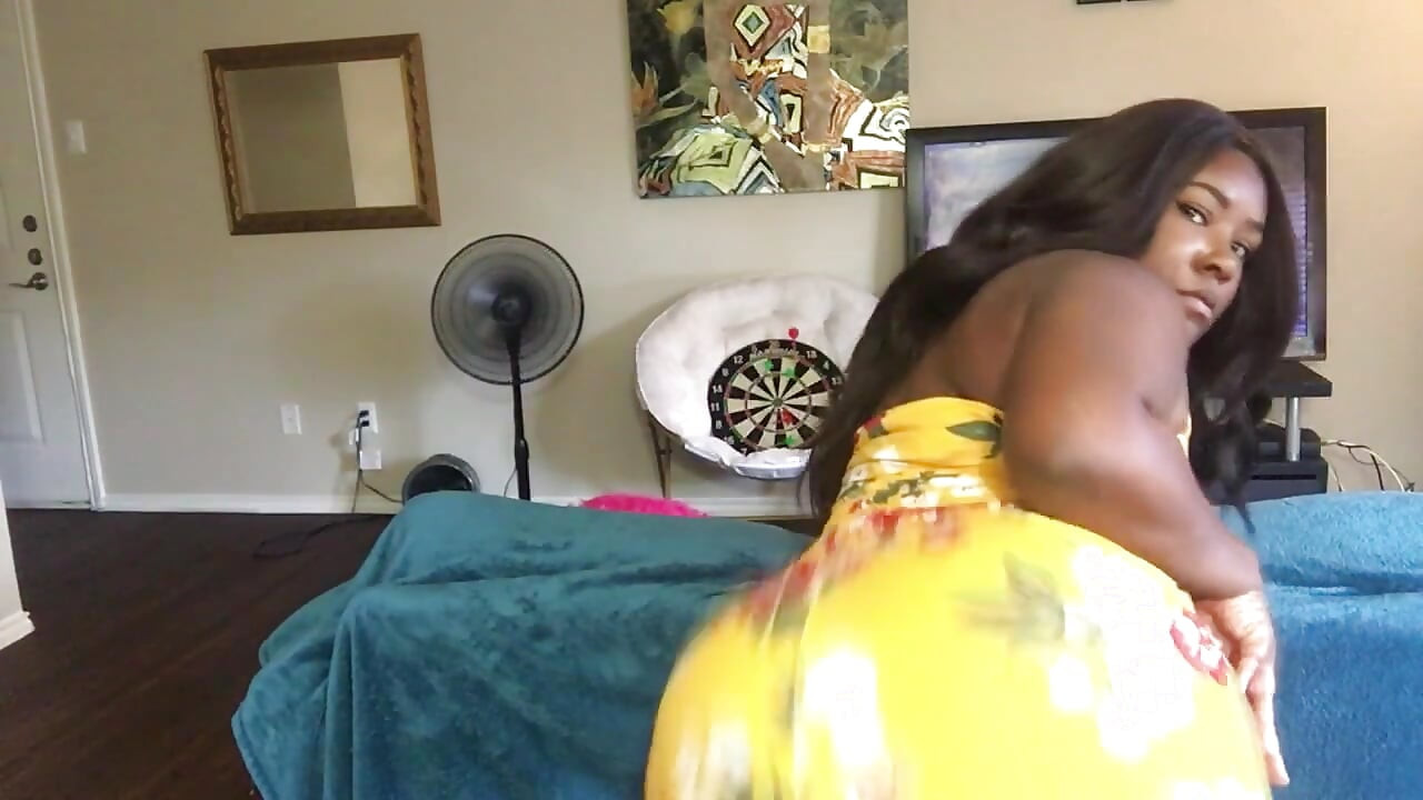 Dirty Diana twerking part 2 in a yellow sundress