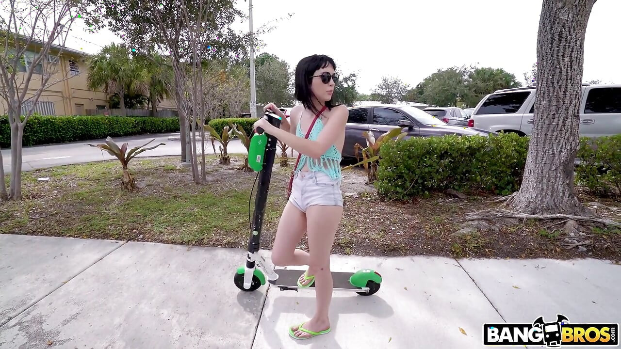Bangbros - นางแบบที่ปรารถนา Aria Haze เย็ดเพื่องานโดนเย็ดหน้าเป็นโบนัส