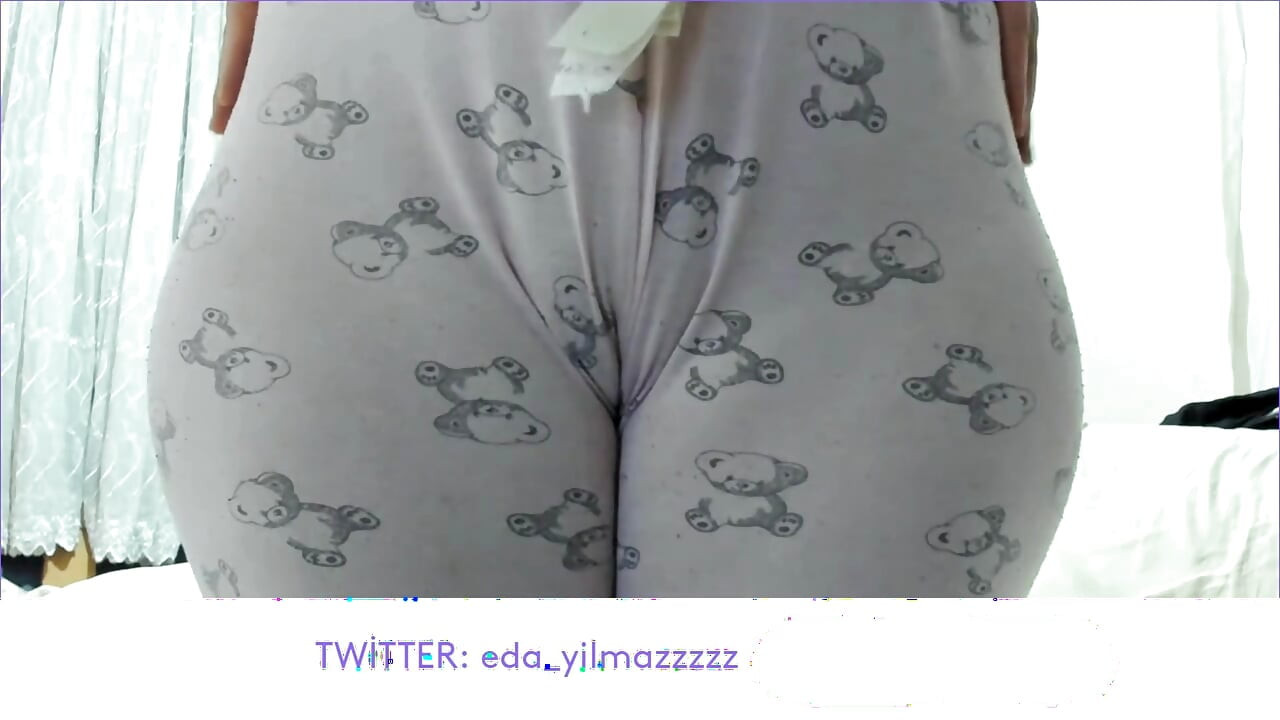 CAMELTOE- MASTURBATION IN PAJAMAS- TURKISH MILF- TURKISH PORN