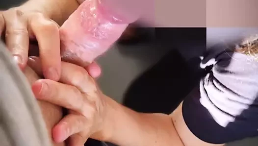 Schneller blowjob bei kollegen, bevor uber ankommt.