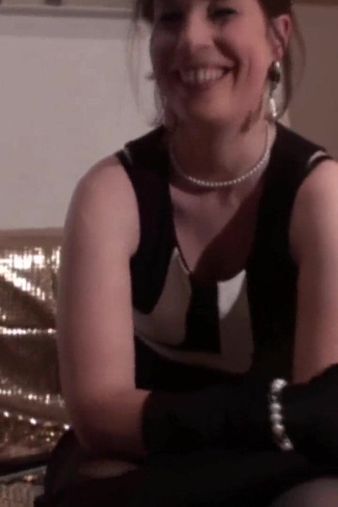 Her sexy gloves get you horny