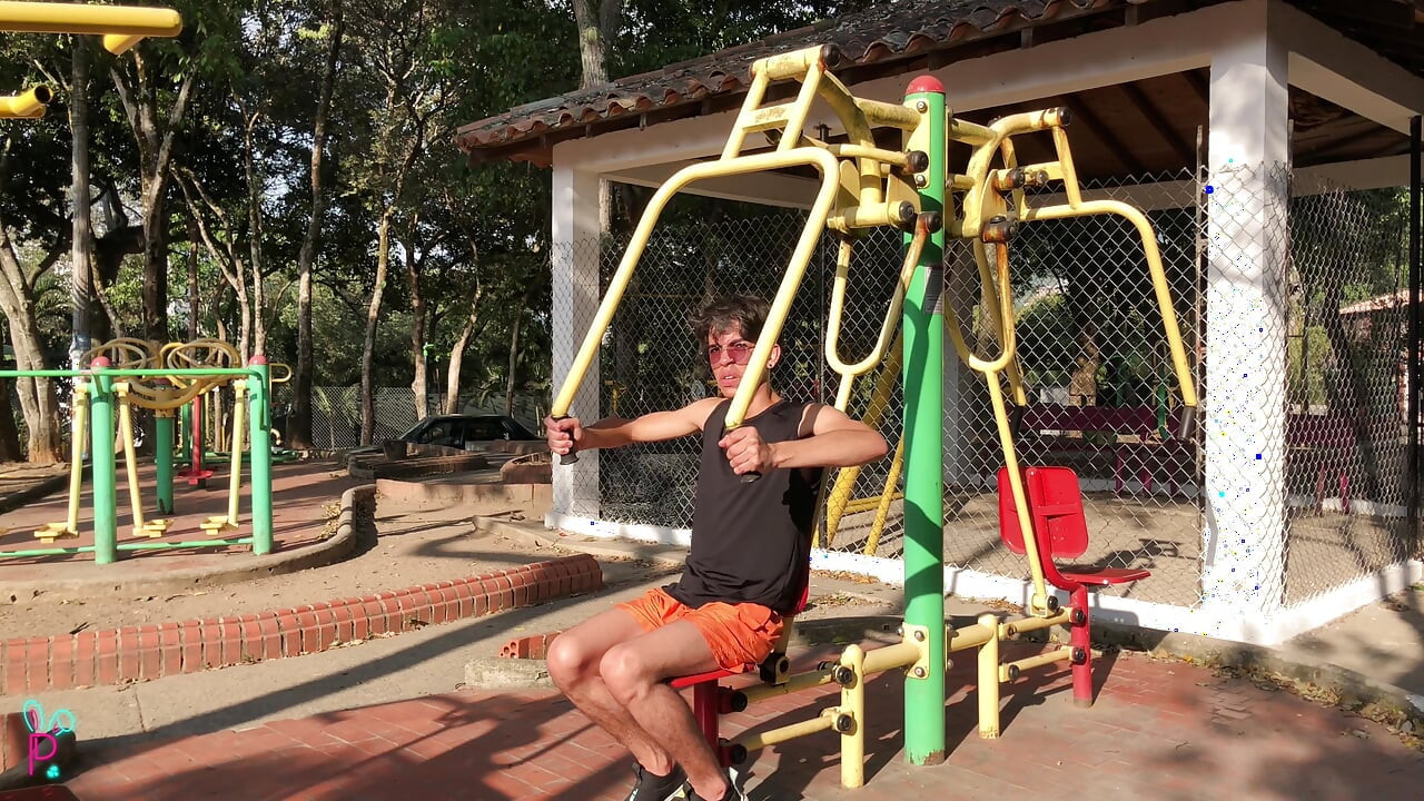 CUTE YOUNG GUY DANCING VERY SEXY WITH HIS HARD COCK