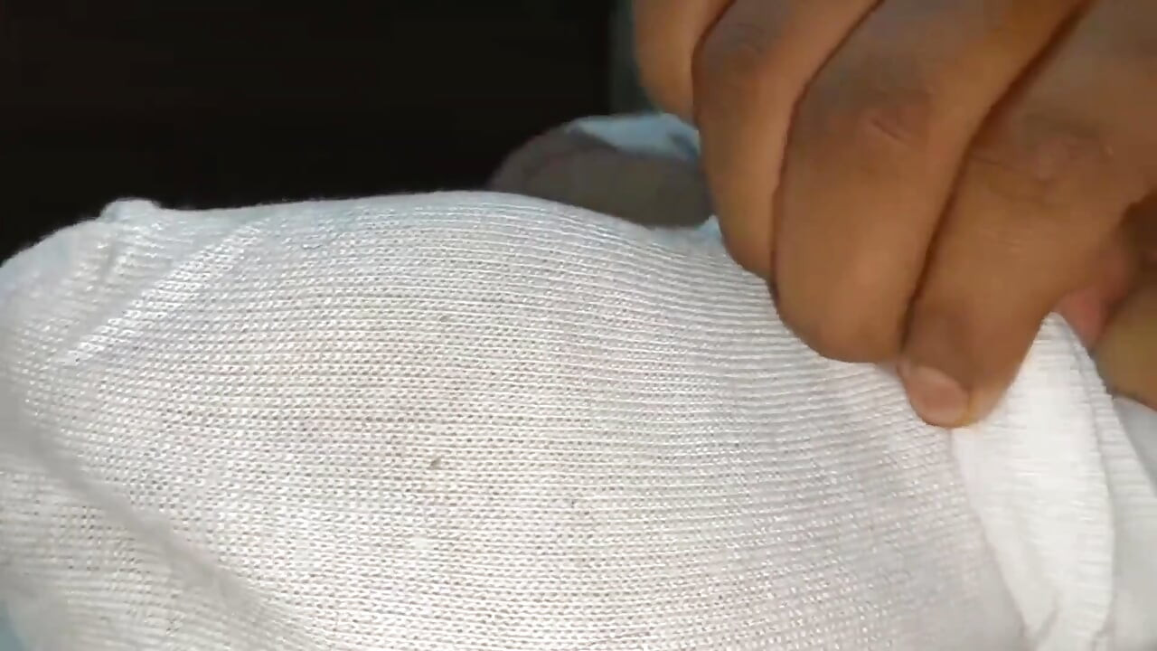 Nauljeni solo zadirkivanje s fetišom glatkih stopala