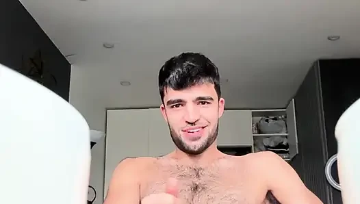 Parmaklarım duramadı... Testislerimde, popomda...