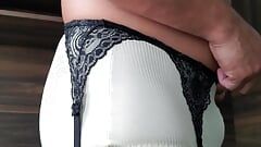 Culotte en nylon nue, culotte de mamie, soutien-gorge vintage DD, éjaculation dans la culotte