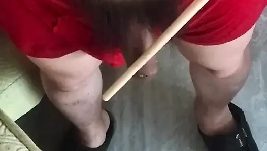 Çinli adam şişman siyah büyük yarağını sert kırbaçlıyor