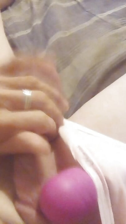 Mellissa's vibrator makes her little clitty grow.....