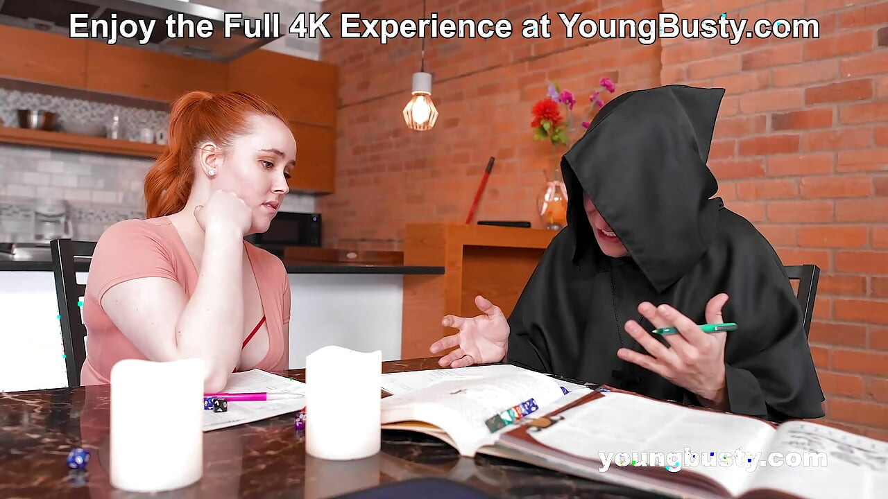 Geeks milují dungeons &dračí draky, ale Lexa chce jen šukat na YoungBusty