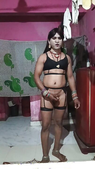 Madhuri bhabhi brought it in her gand today.