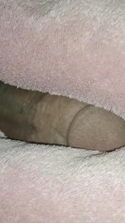 Morate vidjeti trenutak iz "Two Cum Continue - Alone Boy Masturbating"